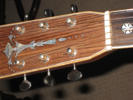 Les guitares d'un luthier aussi amateur que passionné ... Photo%20001Small