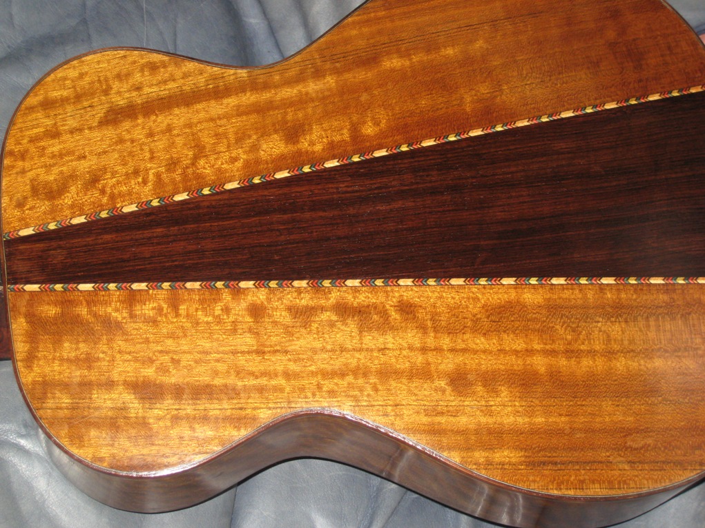 Les guitares d'un luthier aussi amateur que passionné ... Photo%20010