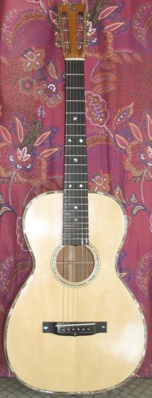 Les guitares d'un luthier aussi amateur que passionné ... 0-12%20acajou%20016