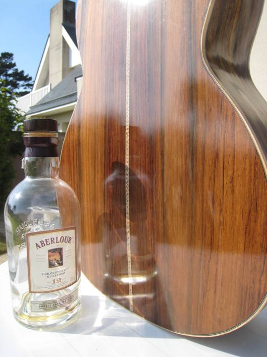 Les guitares d'un luthier aussi amateur que passionné ... - Page 2 22042010%20008