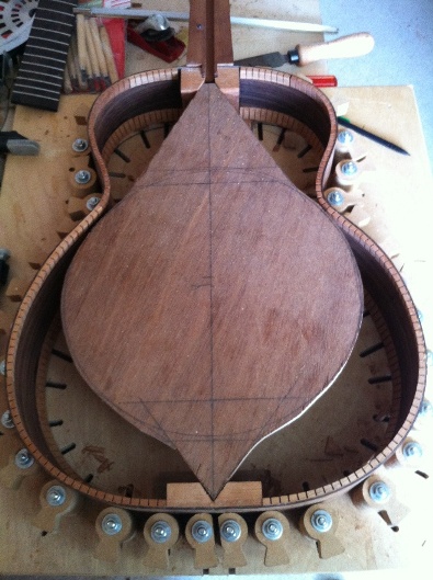 Les guitares d'un luthier aussi amateur que passionné ... - Page 5 Reso%20016