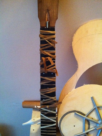 Les guitares d'un luthier aussi amateur que passionné ... - Page 5 Reso%20019