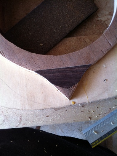 Les guitares d'un luthier aussi amateur que passionné ... - Page 5 Reso%20021