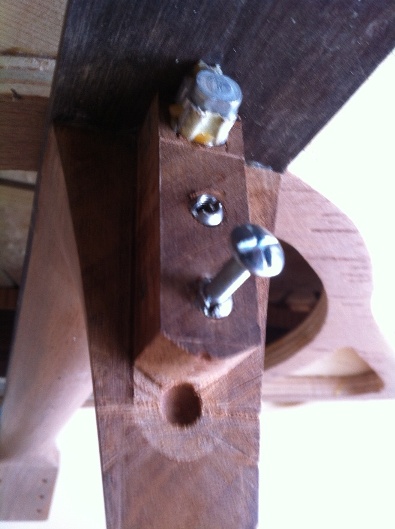 Les guitares d'un luthier aussi amateur que passionné ... - Page 5 Reso%20023