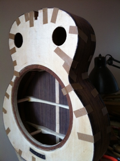 Les guitares d'un luthier aussi amateur que passionné ... - Page 6 Reso%20037