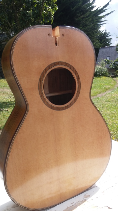 Les guitares d'un luthier aussi amateur que passionné ... - Page 25 20140811_160138