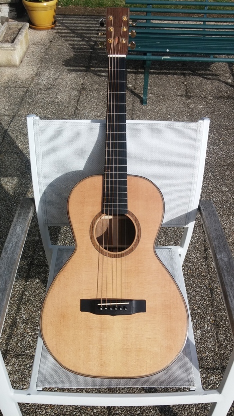Les guitares d'un luthier aussi amateur que passionné ... - Page 25 20140827_181557